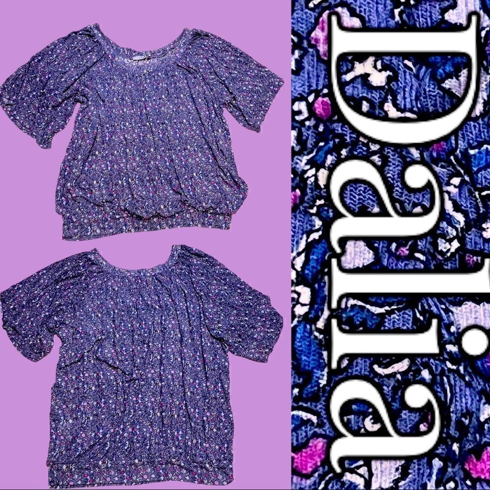 Dalia Woman’s M scoop neck blouse Sage Blue with fuchsia accents and grey.